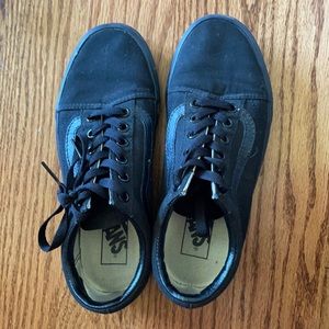 black canvas old skool vans